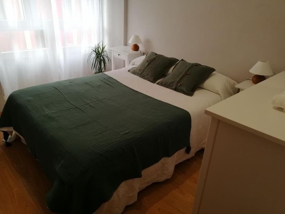 Piso Completo Cerca De Estacion Bus, Tren Y Ferrys Apartment Сантандер Екстериор снимка